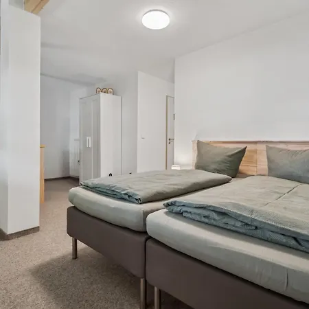 1 Bedroom In Apartment *